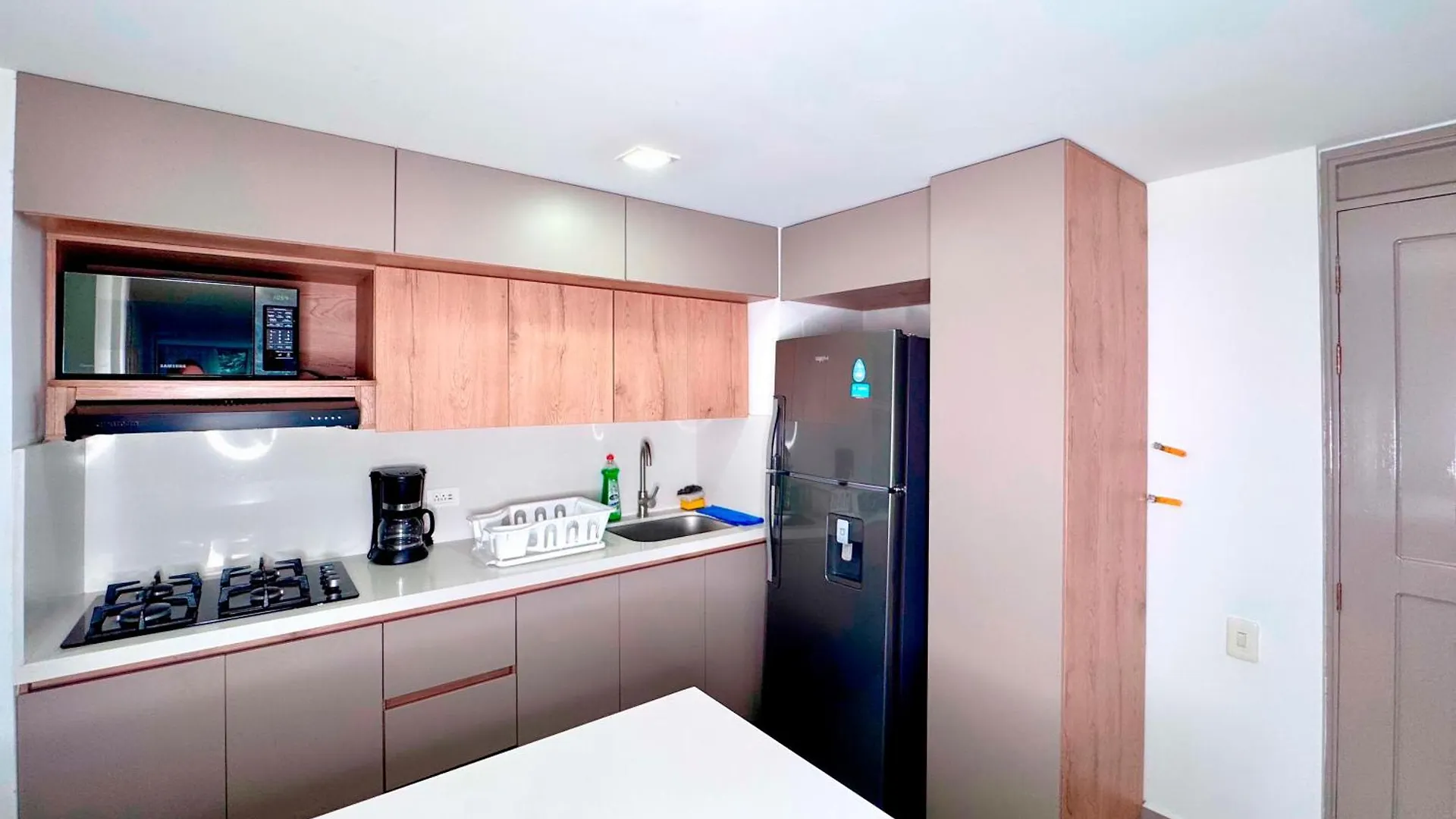 メデジン3Br Family & Corporate Friendly El Pobladoアパートメント アパート